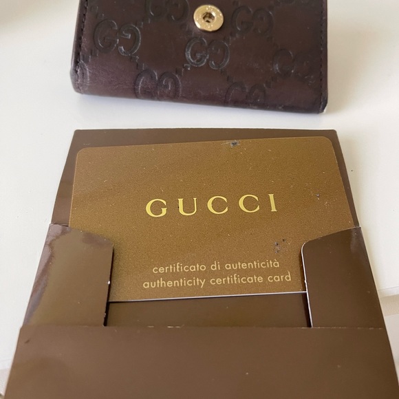 Gucci key holder. - Picture 3 of 6